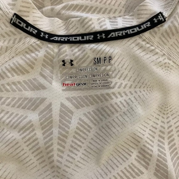 Under Armour Ladies Compression Sleeveless Shirt - Pearl Color - Size S - EUC - Picture 4 of 5